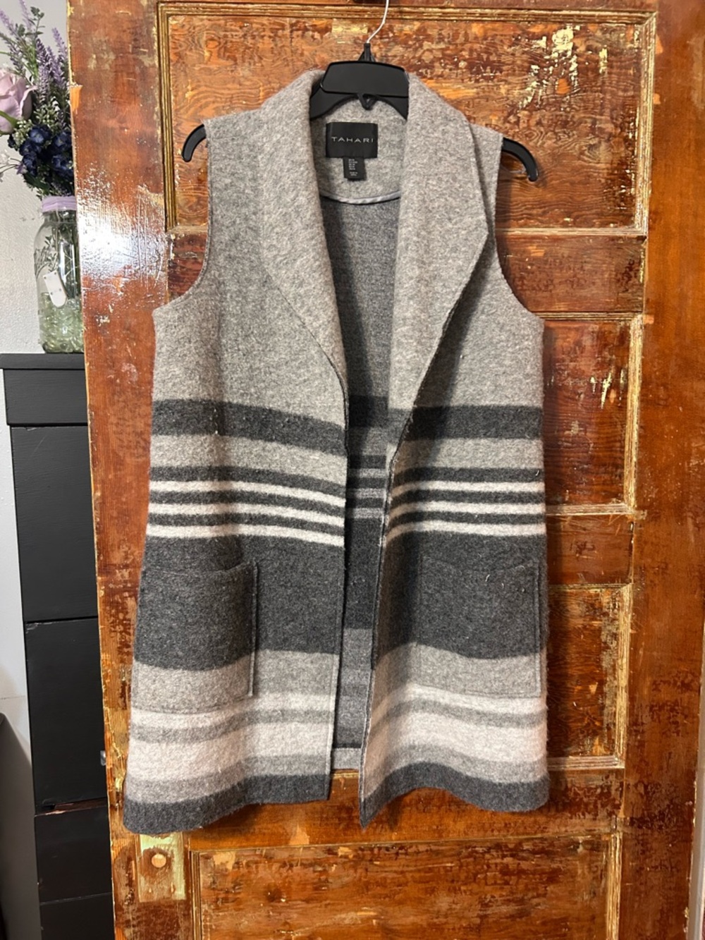 Tahari Gray & Charcoal Striped Open-Front Sleeveless Vest
